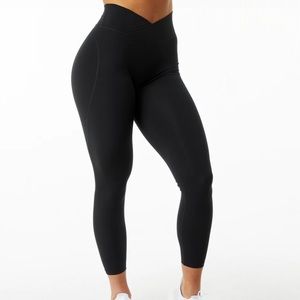 Small Alphalete black surface power legging